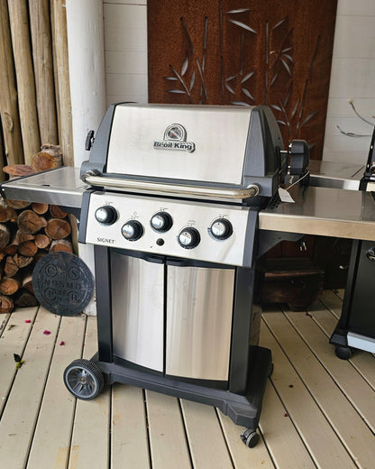Barbacoa profesional a gas Broil King Baron 420 con 4 quemadores.